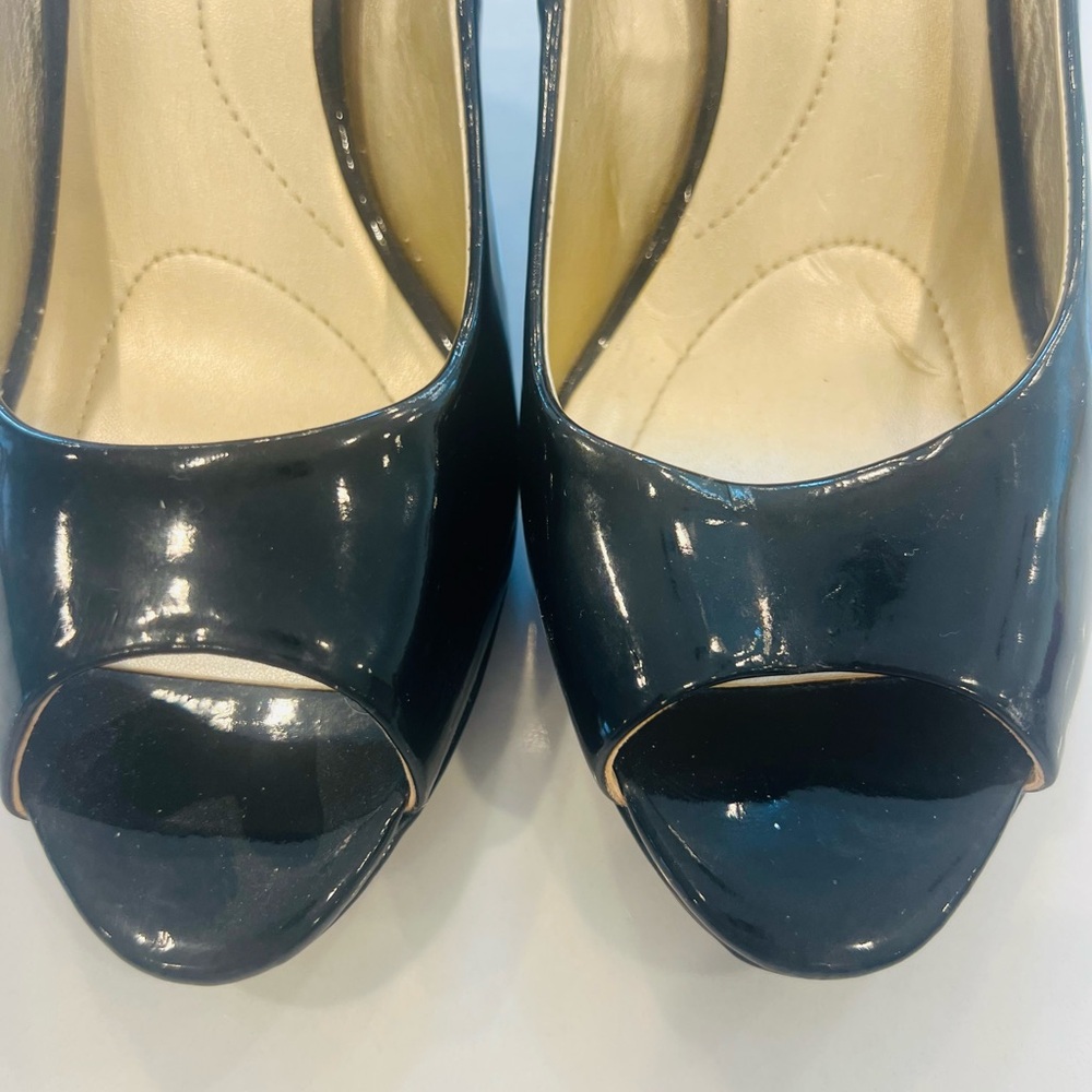Bandolino Black Patent Peep Toe Heels - Picture 7 of 7